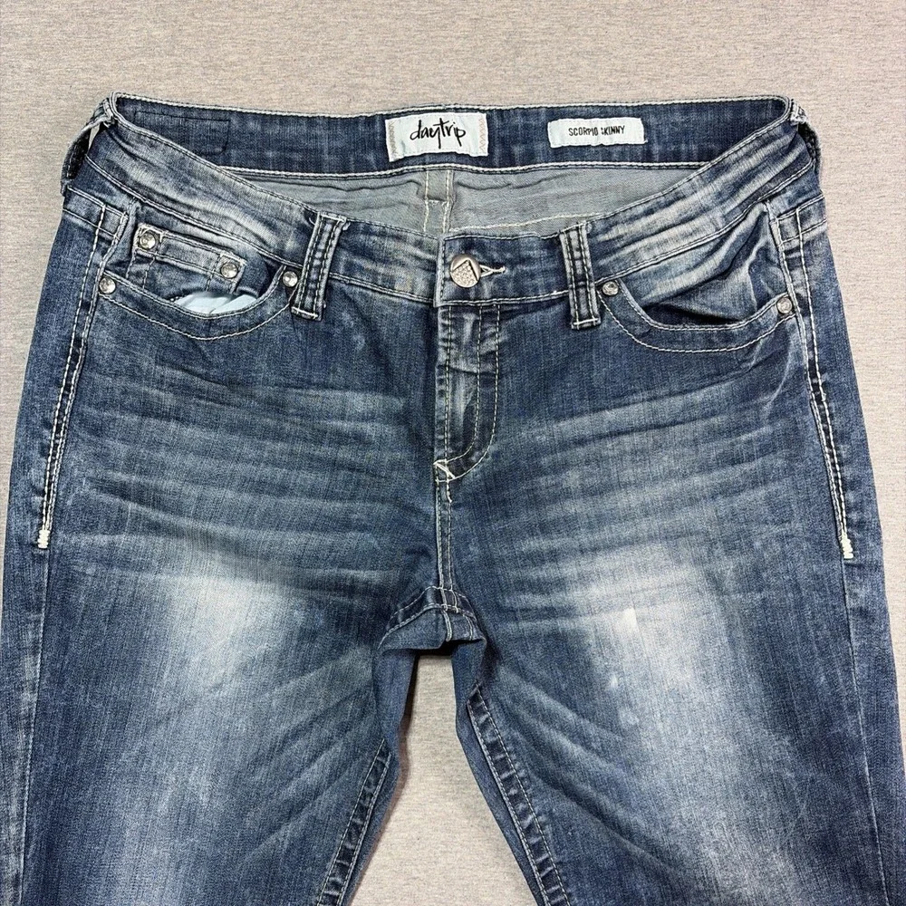 Daytrip‎ Scorpio Skinny Jeans Size 32L Medium Wash Whiskers Stretch actual 34x33